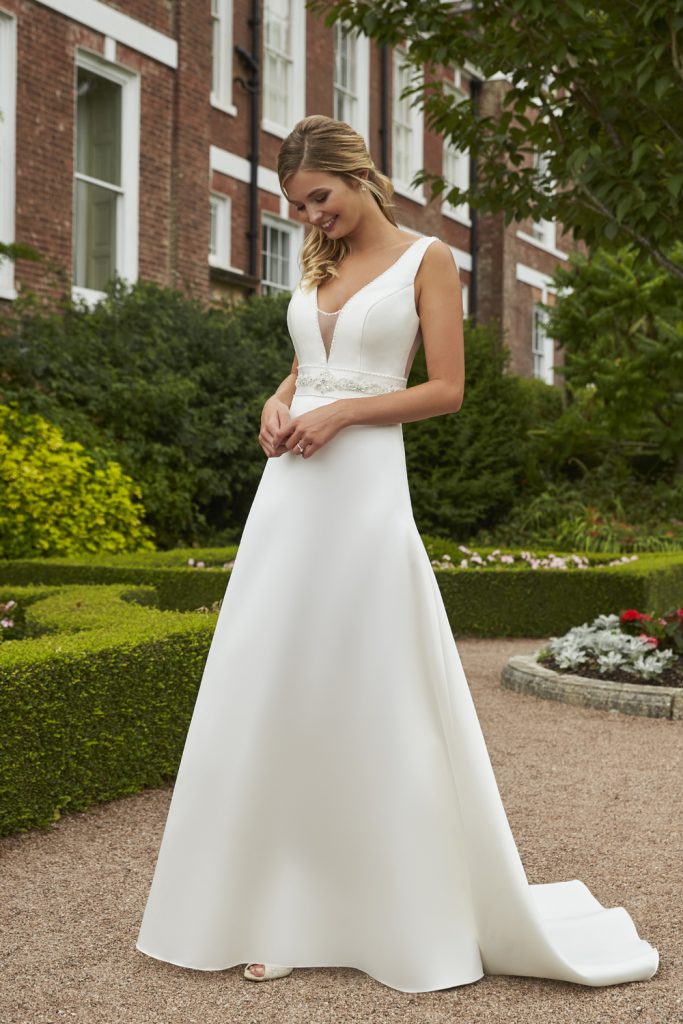 Taffeta and Lace wedding dresses Gloucester 2019_romantica_moira-001