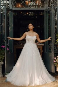 7702-Taffeta and Lace Gloucester Stella York wedding gown